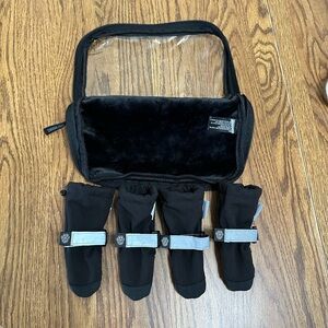 Canada Pooch Black Soft Shield Dog Boots Size 1